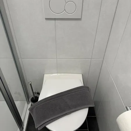 Lijo, Bei Basel Hotel *